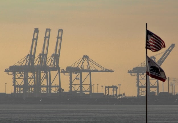 Navigating Trade Winds: Impacts on US Businesses & Workers